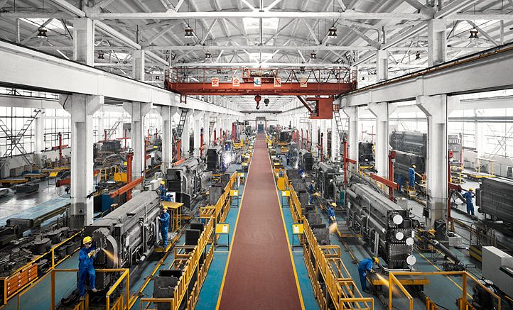 Operação de chão de fábrica de uma indústria metal-mecânica
